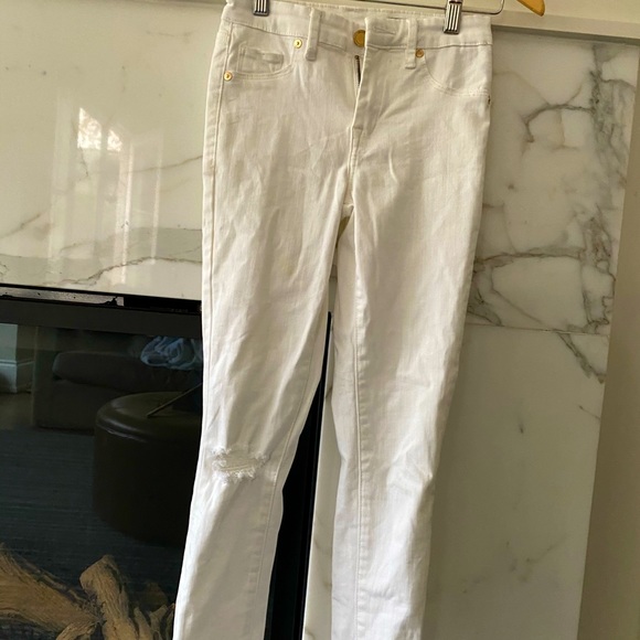 BLANKNYC White Perfect Condition Ripped Jeans - Picture 1 of 5